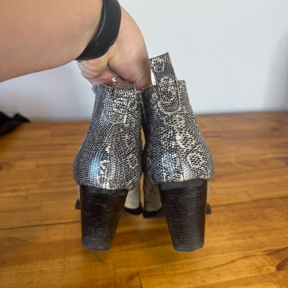 Jeffrey Campbell Snakeskin Reptile Leather Point Toe Ankle Boots Size 7 - Picture 2 of 5